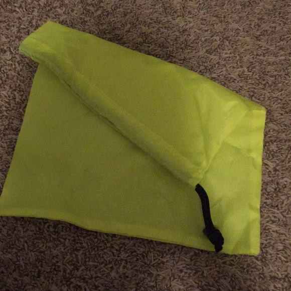 Under Armour Drawstring Bag - Picture 3 of 3